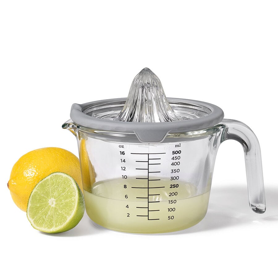 Ricardo Glass Measuring Cup With Citrus Juicer