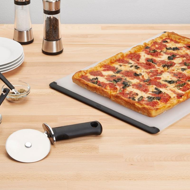 OXO Good Grips Large Pizza Wheel - Bear Country Kitchen
